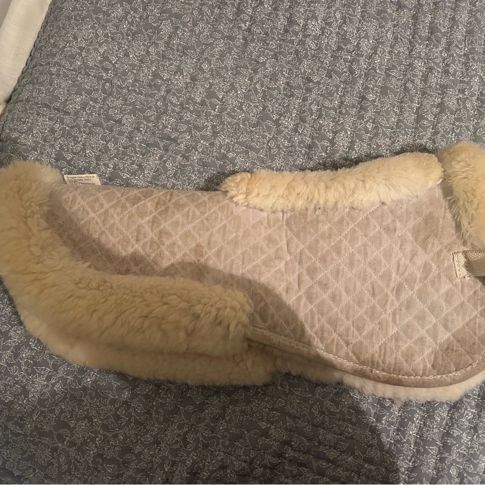 Ovation Quilted Saddle Pad with Sheepskin Trim